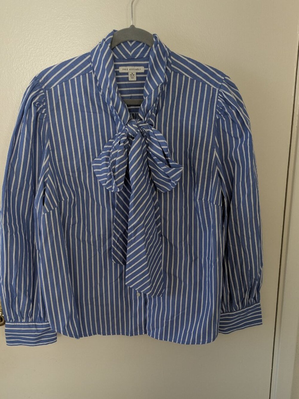NWT Free Assembly Puff Tie Neck Top XL (16-18)